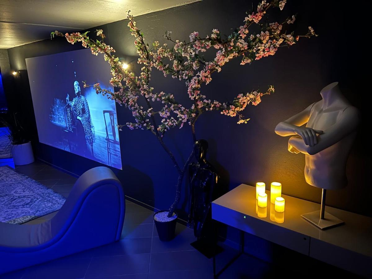 Appartamento Jacuzzi Cinema loft Kaunas Esterno foto